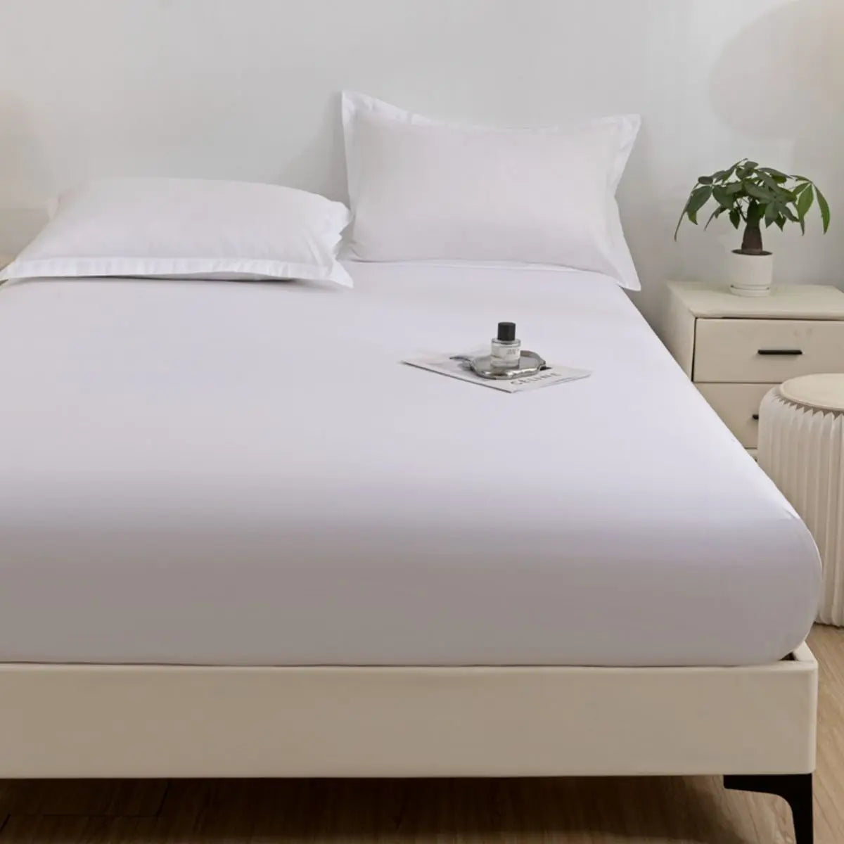 Bed cover with waterproof technology and wash-resistant.
